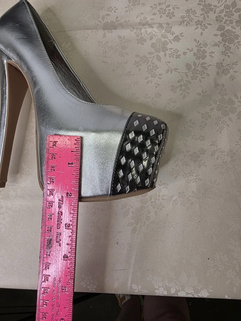 SHOE REPUBLIC LA Venerable Silver Platform Pump Heel Rhinestone Toe 7.5